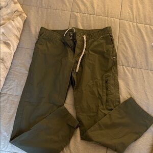 Vuori Forest Green Cropped Pants
